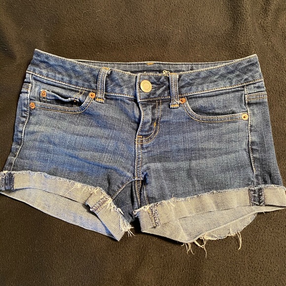 Size 0 American Eagle Shorts - Picture 1 of 4